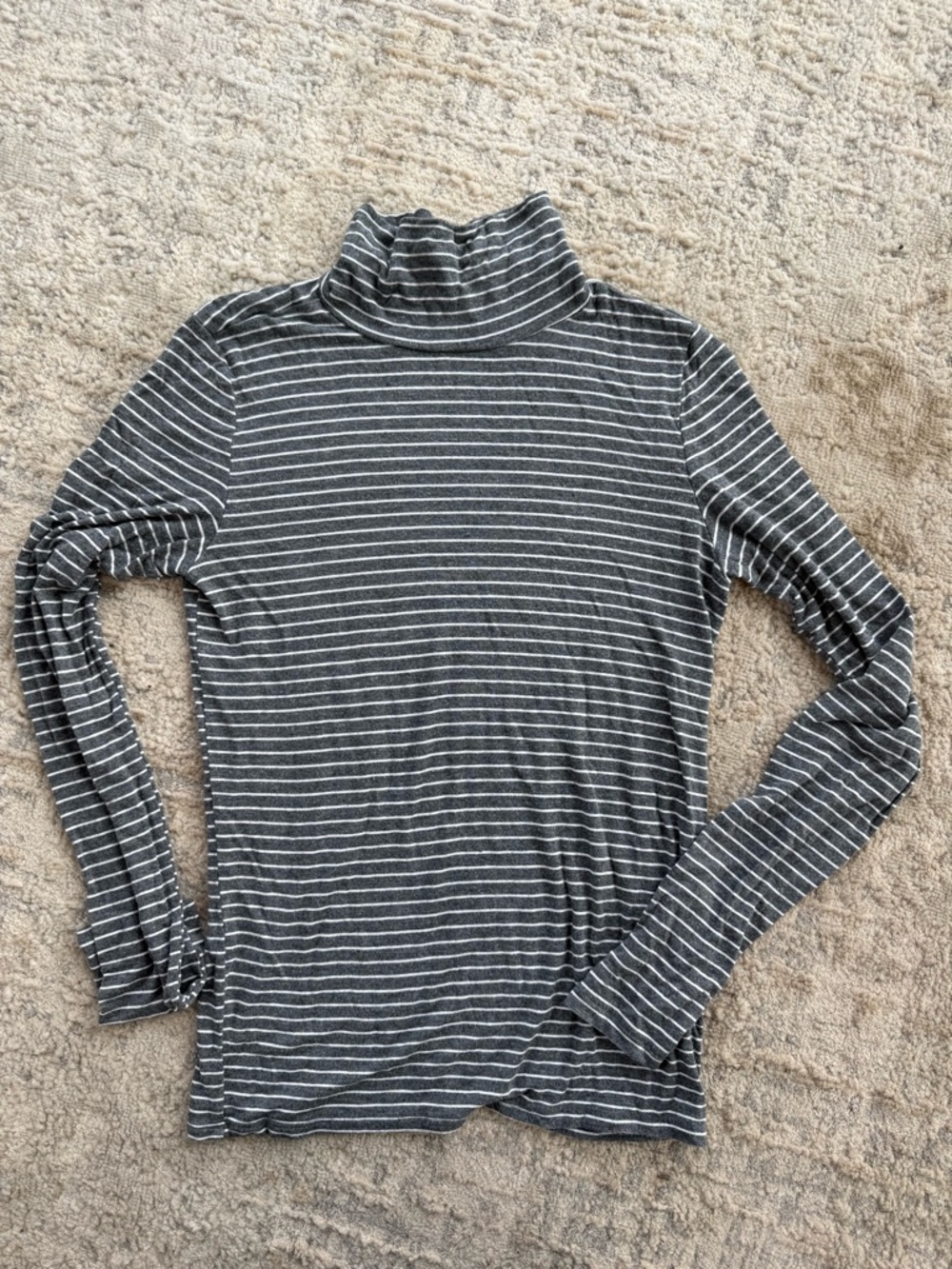 American Eagle Striped Gray Turtleneck Long-Sleeve Top